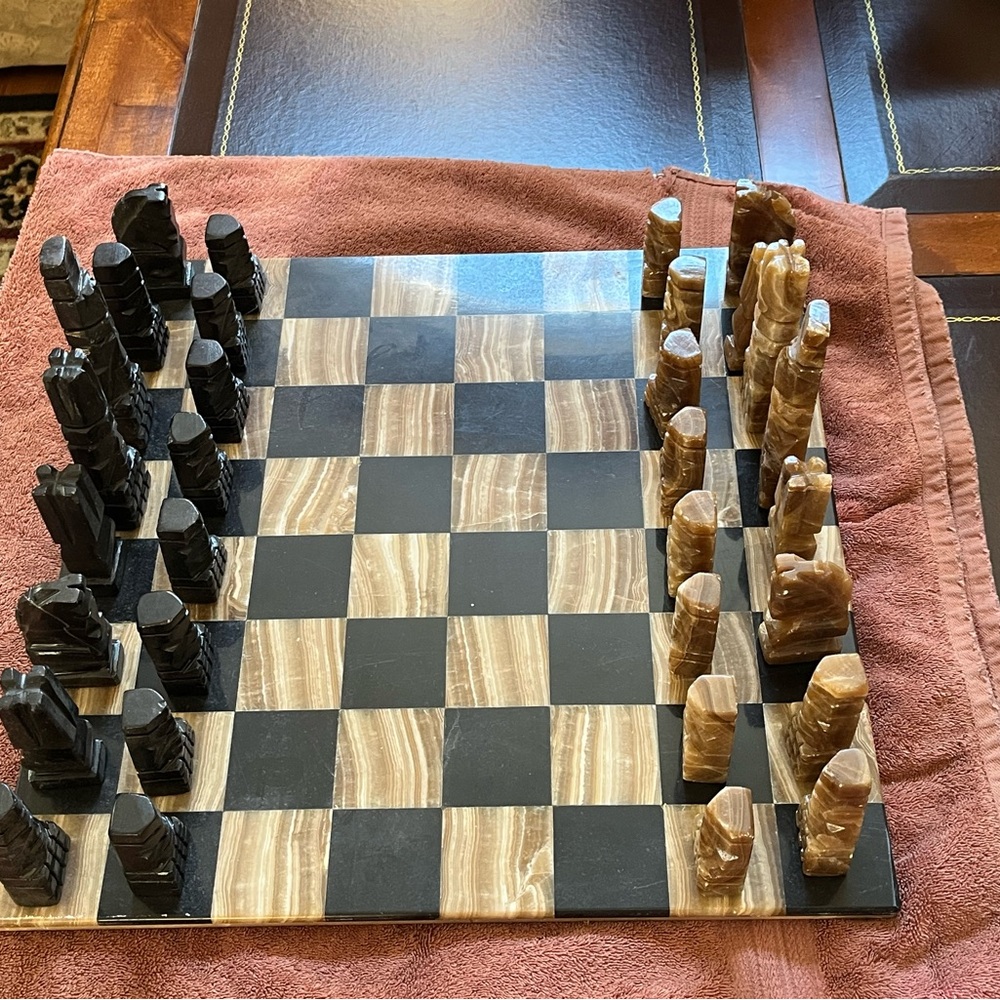 Elegant Black and Brown Chess Set